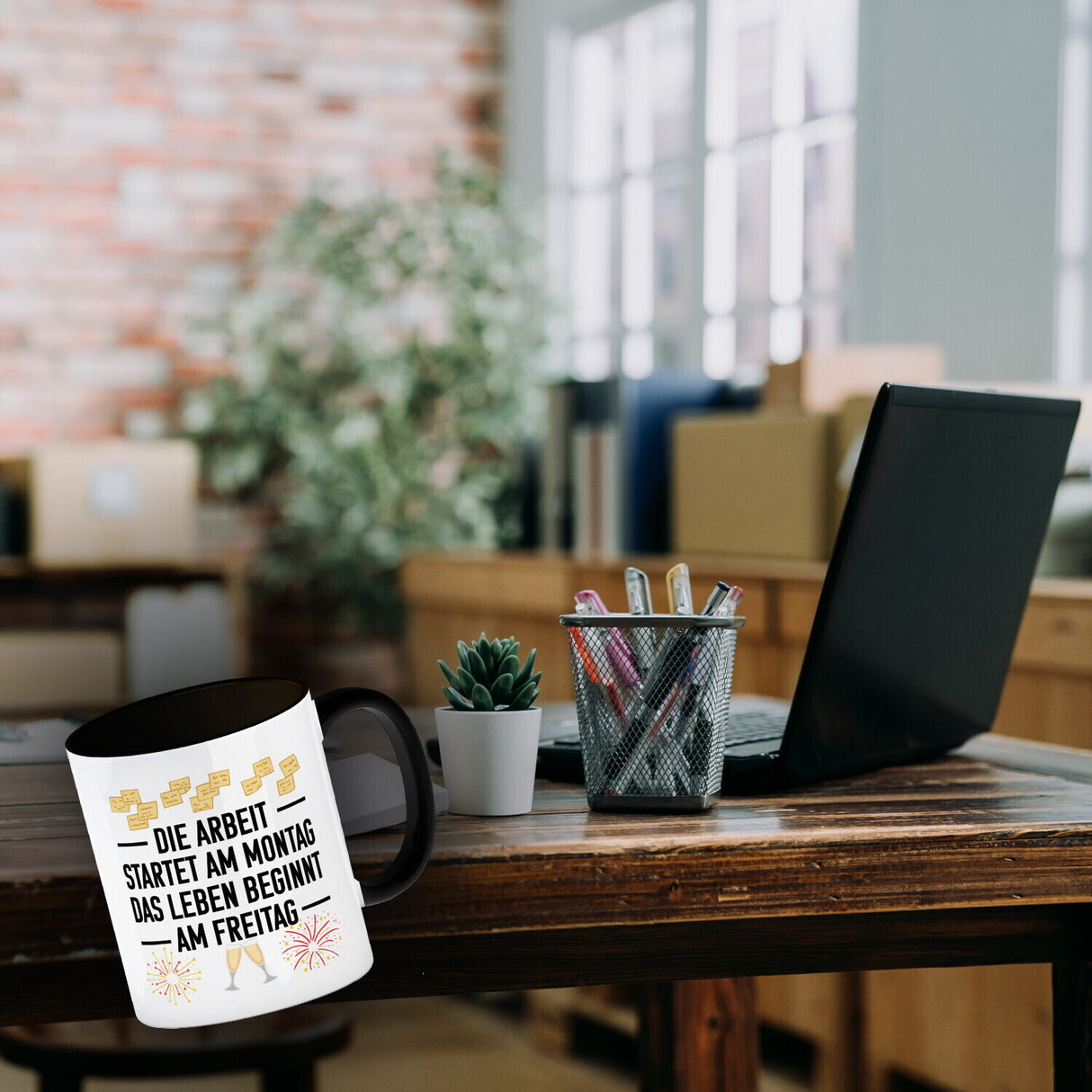 Arbeit am Montag - Leben beginnt Freitag Kaffeebecher