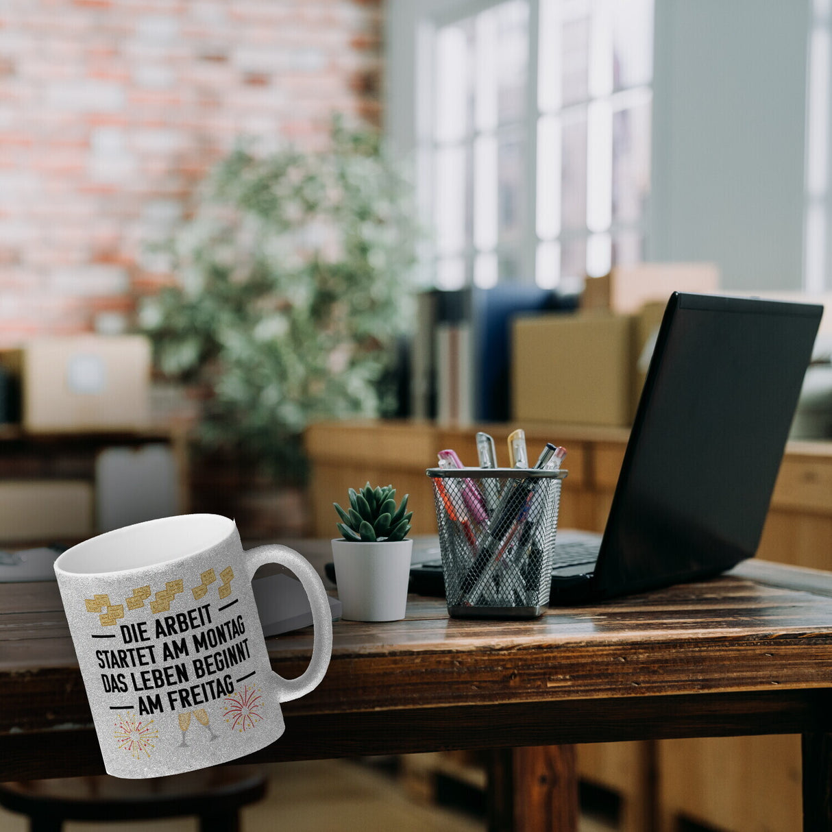 Arbeit am Montag - Leben beginnt Freitag Kaffeebecher