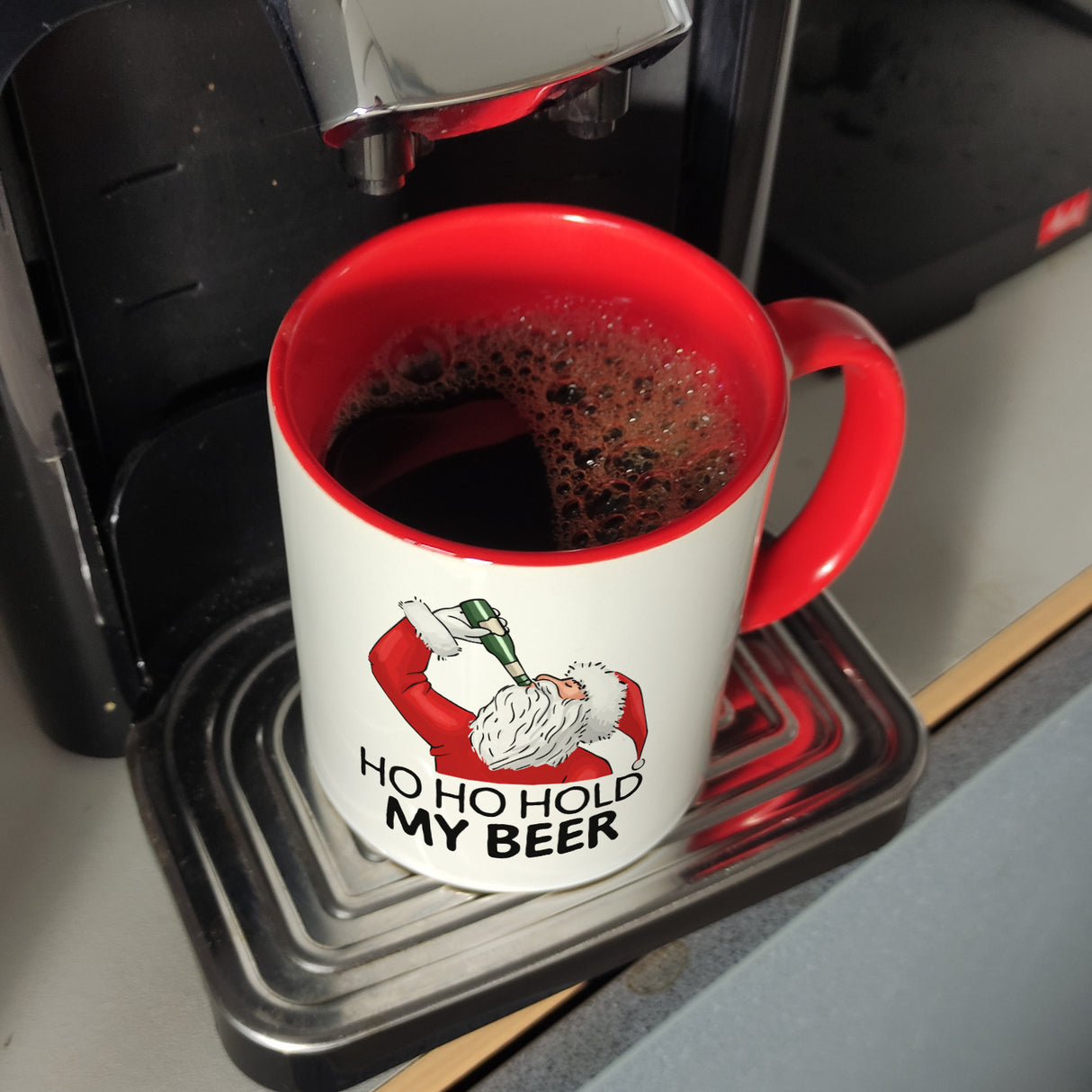 Ho Ho hold my beer Kaffeebecher mit Weihnachtsmann Motiv