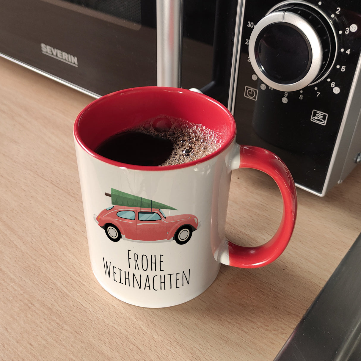 Frohe Weihnachten Auto mit Tannenbaum Kaffeebecher