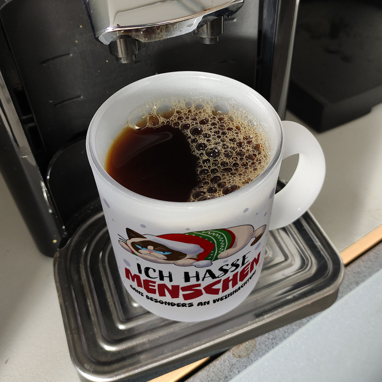 Ich hasse Menschen – ganz besonders an Weihnachten Kaffeebecher