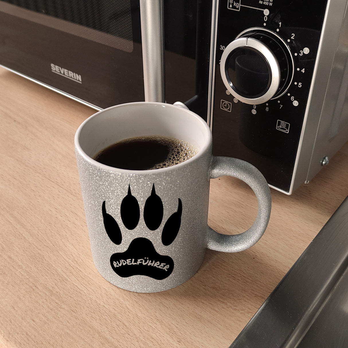 Rudelführer Pfotenabdruck Kaffeebecher mit Wolf Motiv