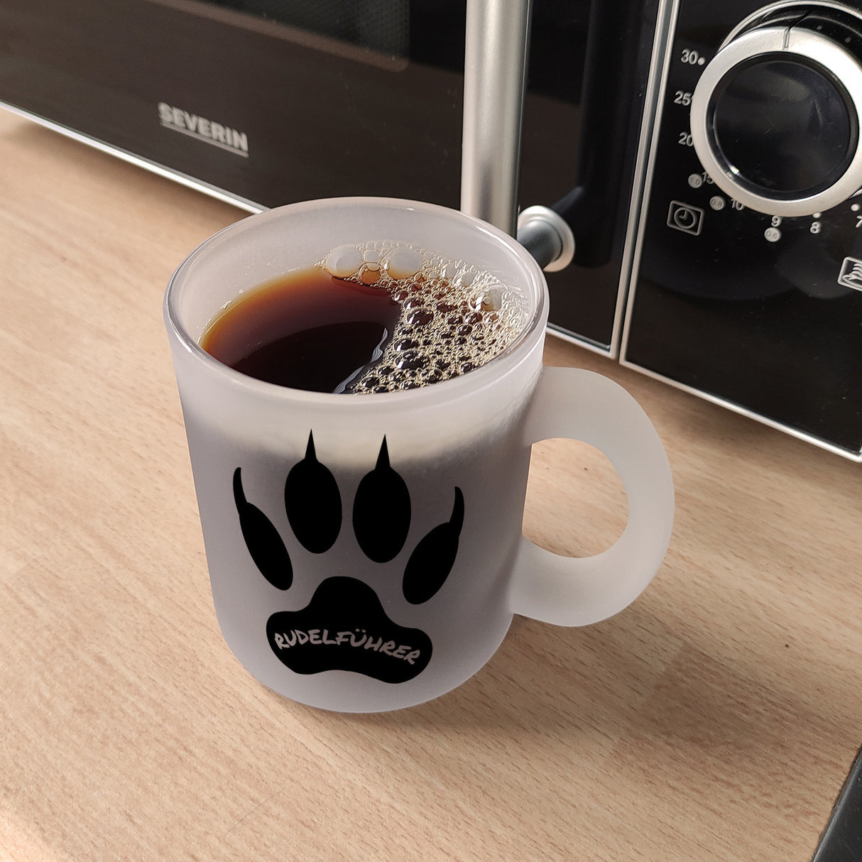 Rudelführer Pfotenabdruck Kaffeebecher mit Wolf Motiv