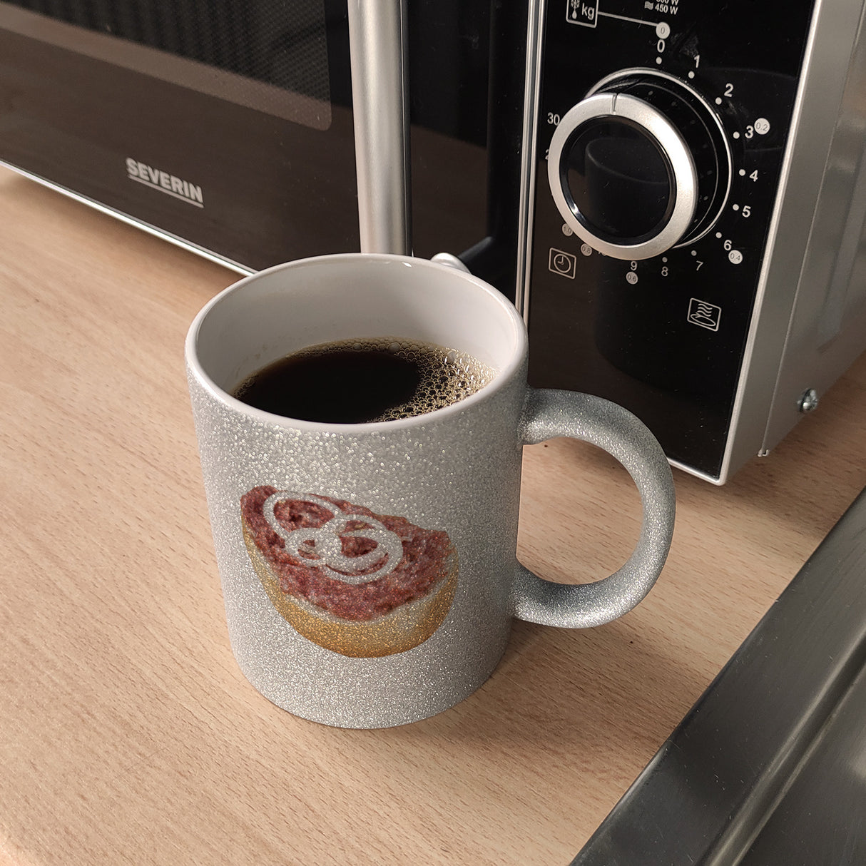 Mettbrötchen Kaffeebecher