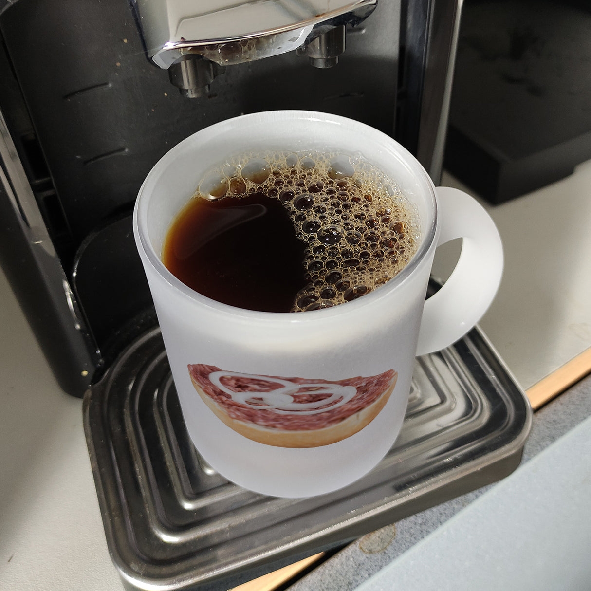 Mettbrötchen Kaffeebecher