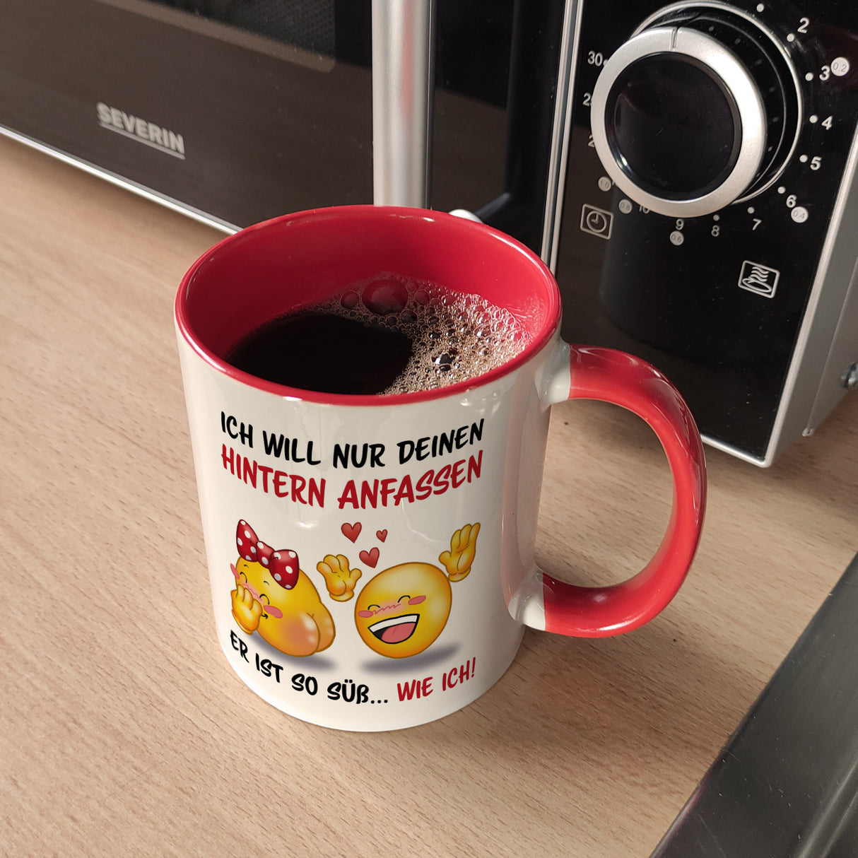 Hintern anfassen Kaffeebecher mit Emoticons und Spruch