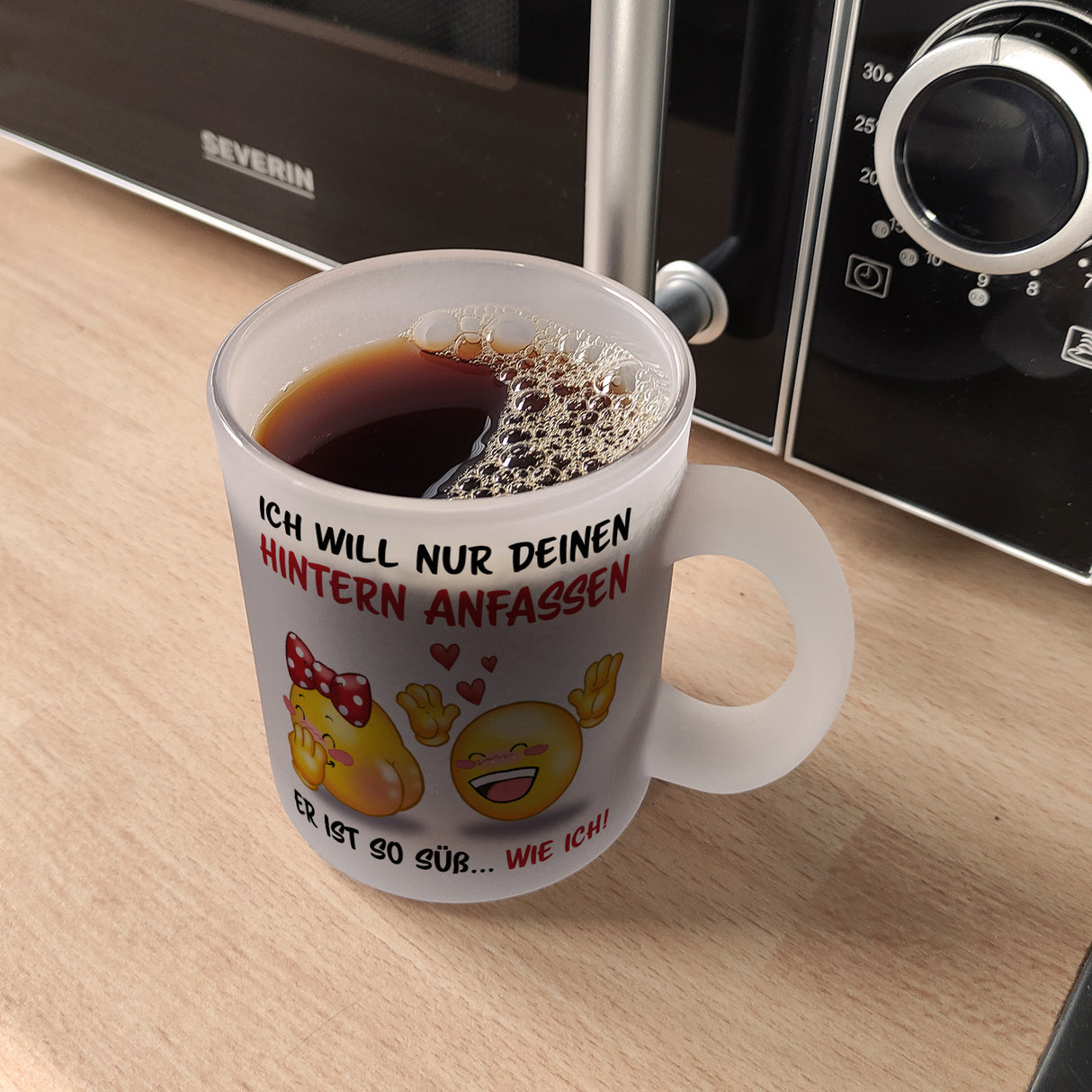 Hintern anfassen Kaffeebecher mit Emoticons und Spruch