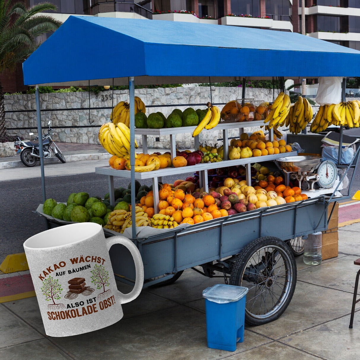 Kakao Kaffeebecher mit Spruch Schokolade ist Obst