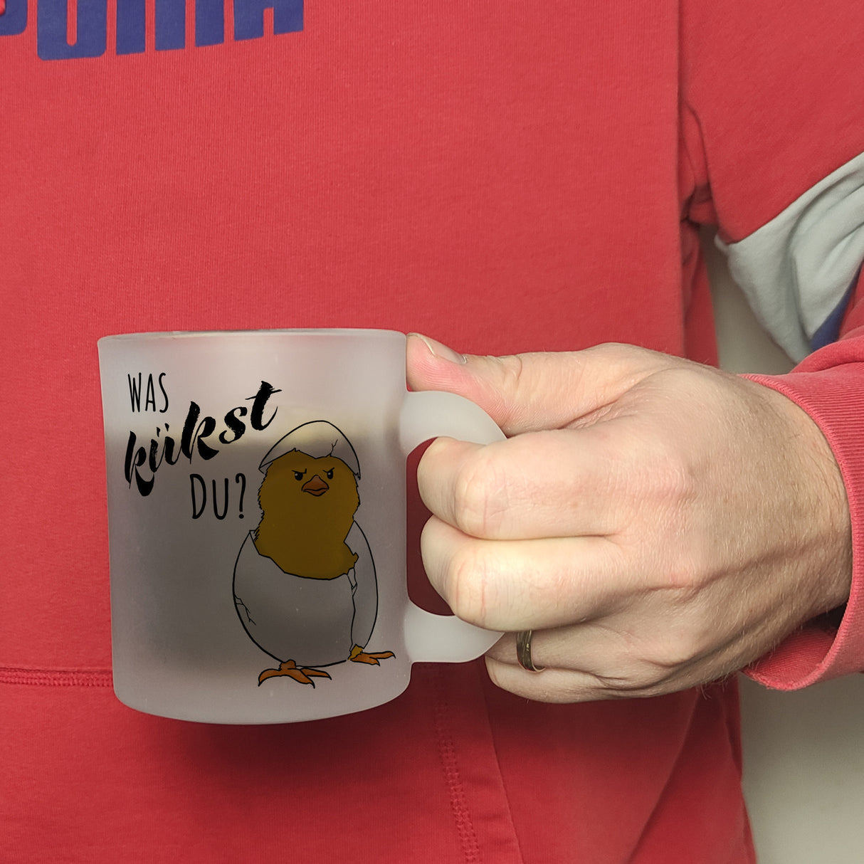 Was kükst du Kaffeebecher mit frechem Küken im Ei