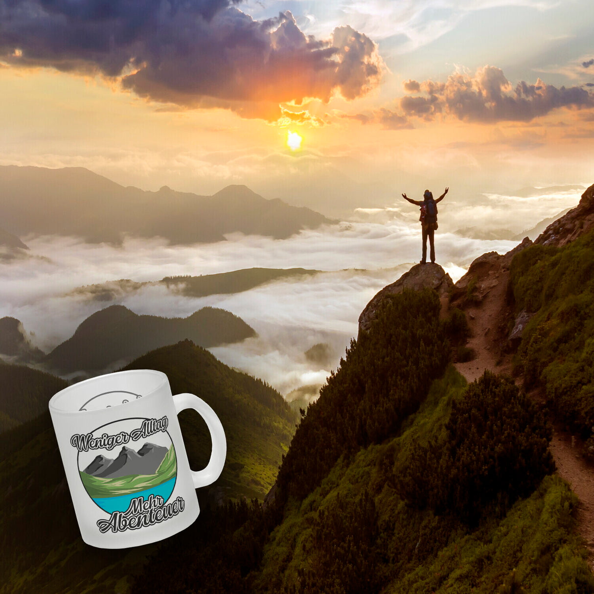 Berge und See Kaffeebecher mit Spruch Weniger Alltag mehr Abenteuer