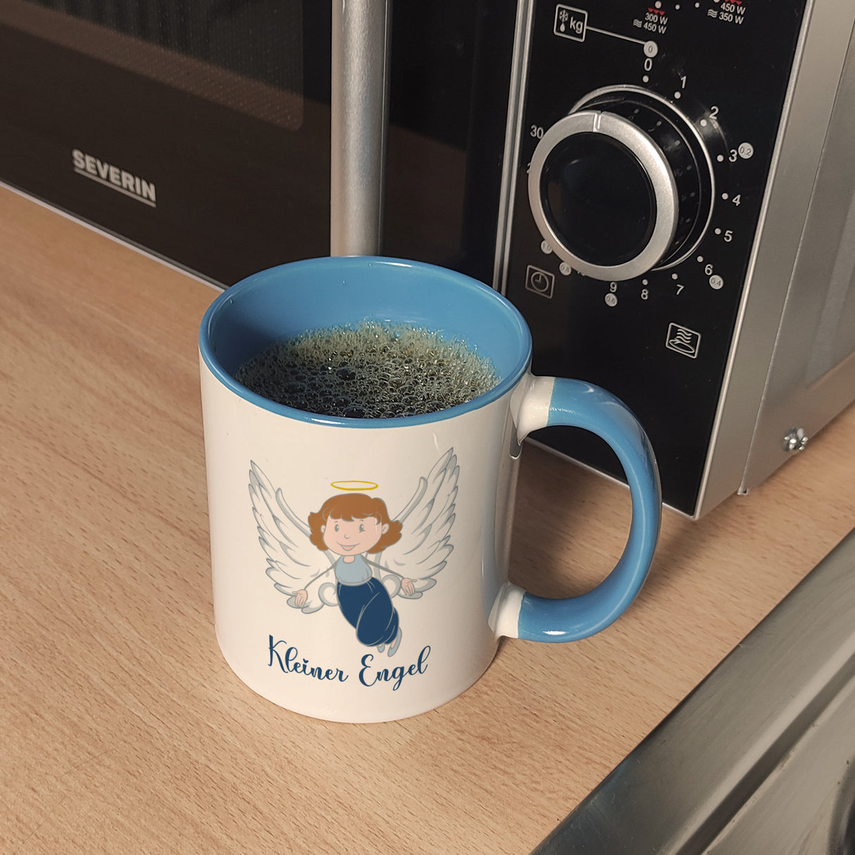 Kleiner Engel Kaffeebecher mit niedlichem Schutzengel
