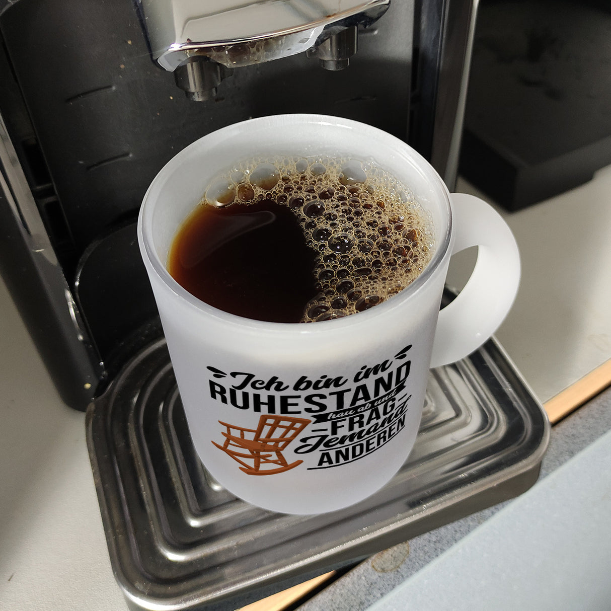 Rente Kaffeebecher mit Spruch für Rentner Ich bin im Ruhestand hau ab