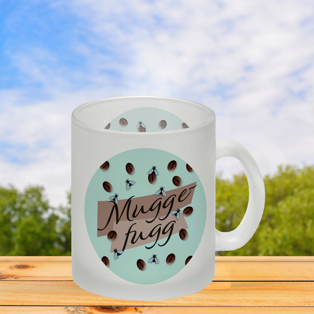Muggefugg Malzkaffee Kaffeebecher mit Kaffeebohnen und Fliegen blau