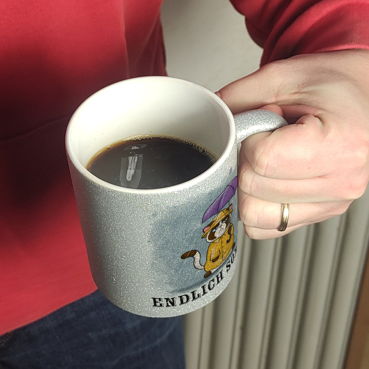 Endlich Sommer Kaffeebecher mit grummeliger Katze