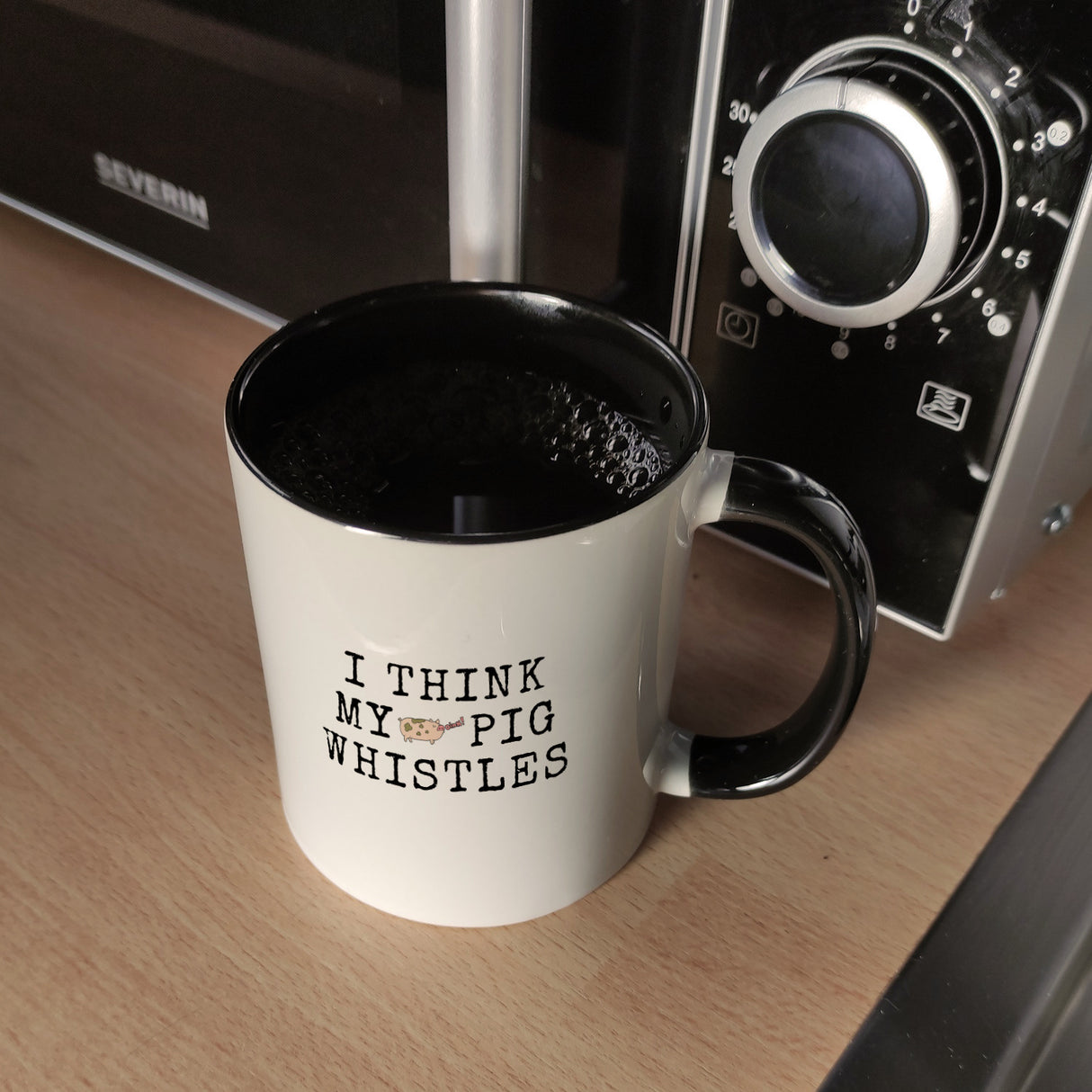 Denglisch Kaffeebecher mit Spruch - I think my pig whistles