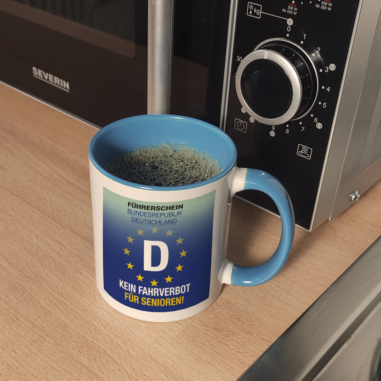 Kein Fahrverbot für Senioren Kaffeebecher