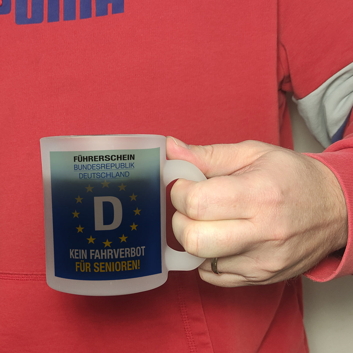 Kein Fahrverbot für Senioren Kaffeebecher