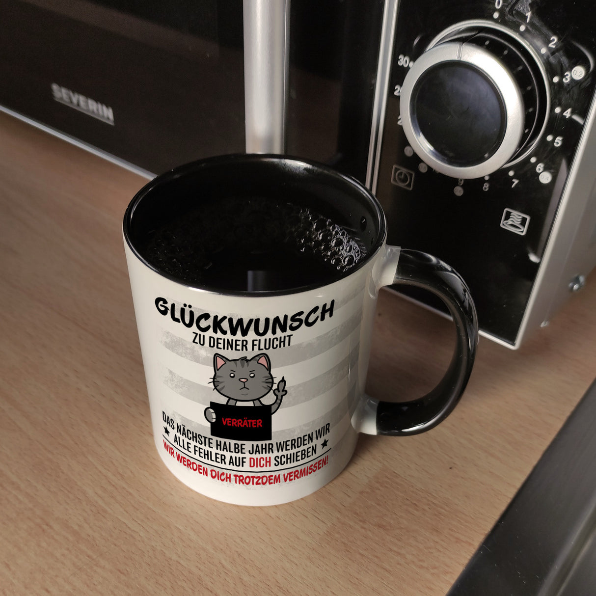 Glückwunsch zur Flucht, Verräter Mittelfinger Kaffeebecher mit Katze