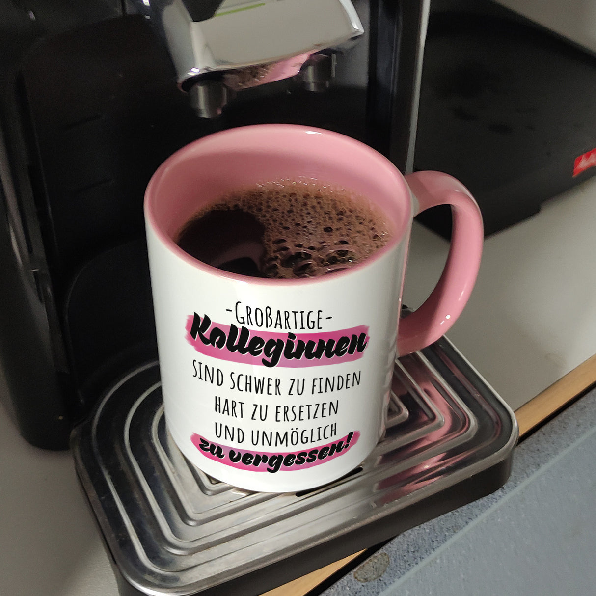 Großartige Kolleginnen sind schwer zu finden Kaffeebecher
