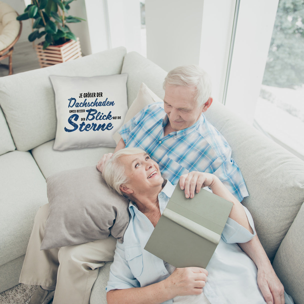 Sterne Kissen mit Spruch - Je größer der Dachschaden