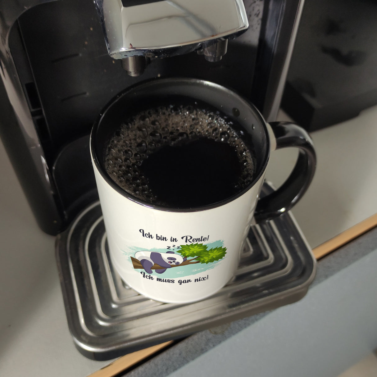 Panda Kaffeebecher mit Spruch Ich bin in Rente Ich muss gar nix