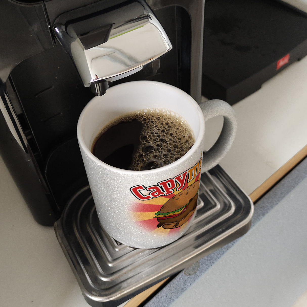 Capymeal Kaffeebecher mit Capybara Motiv für Fastfood Junkies