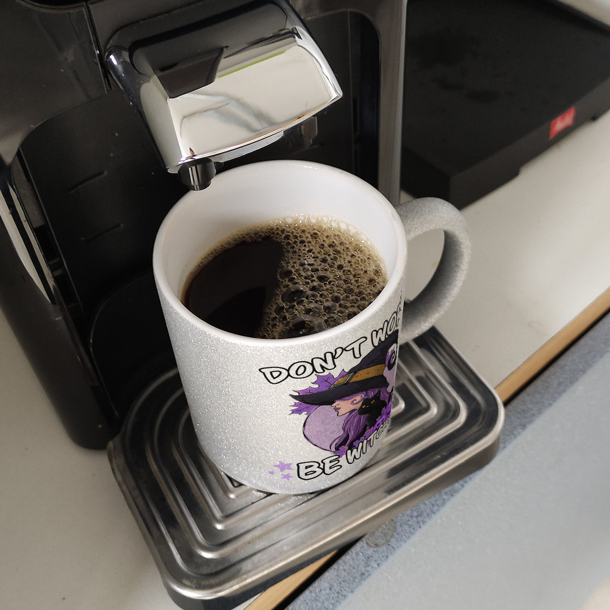Hexen Kaffeebecher mit Spruch- Don't worry be witchy