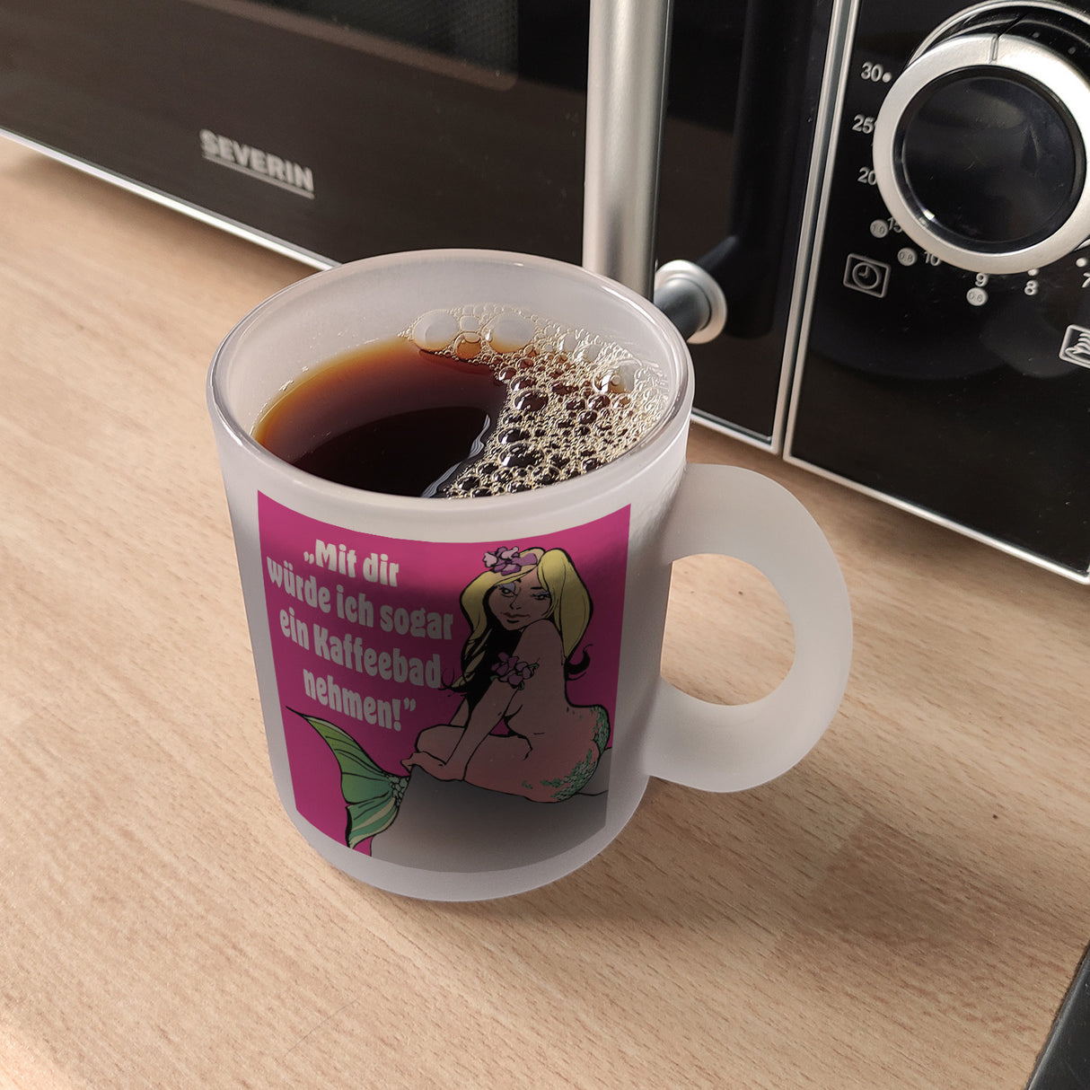Kaffeebad mit Meerjungfrau Kaffeebecher in pink