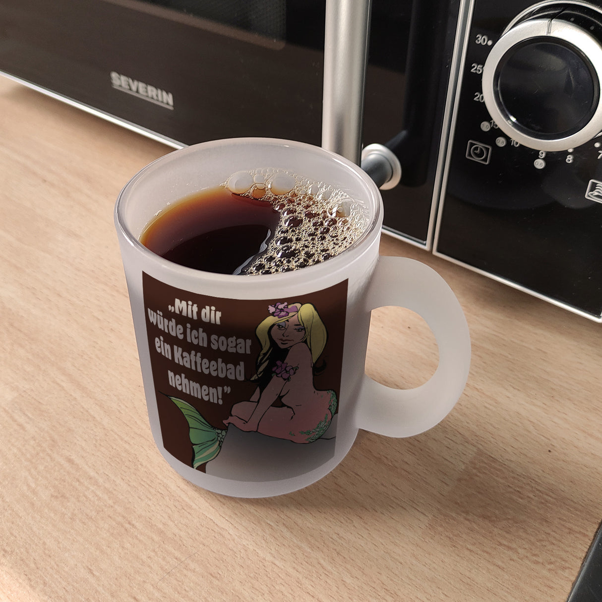 Kaffeebad mit Meerjungfrau Kaffeebecher in pink