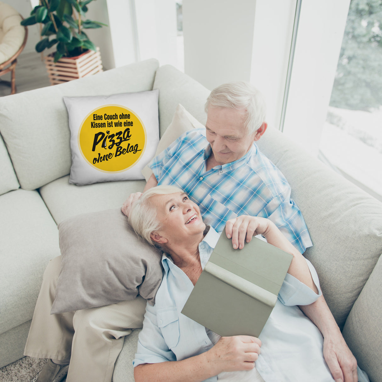 Pizza Kissen mit Spruch Eine Couch ohne Kissen ist wie eine Pizza ohne Belag