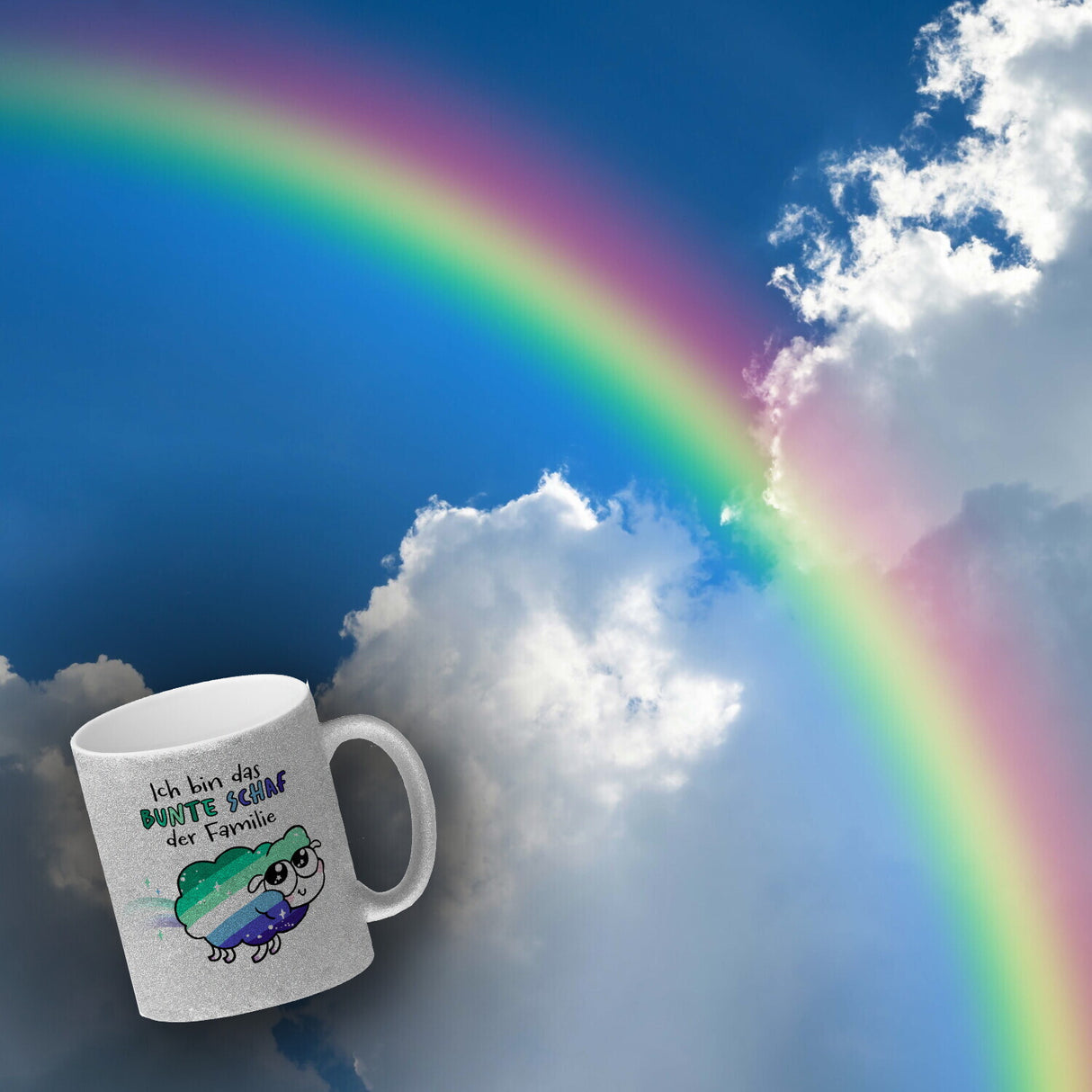 Das bunte Schaf der Familie in Pride-Farben Kaffeebecher mit Spruch