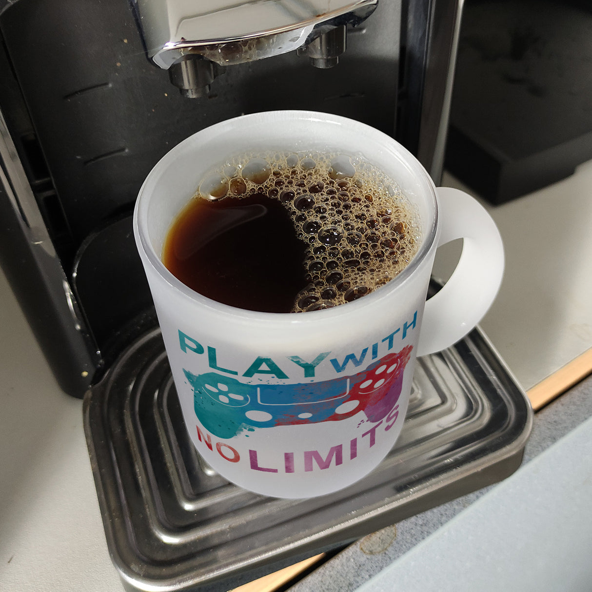 Game Controller Kaffeebecher mit Spruch Play with no limits