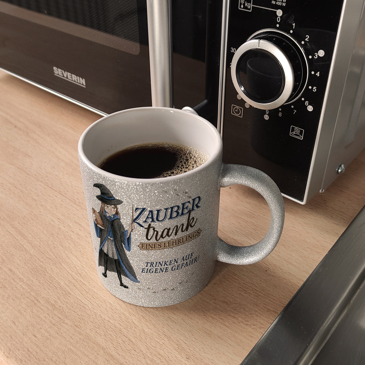 Zaubertrank Kaffeebecher mit Zauberschülerin