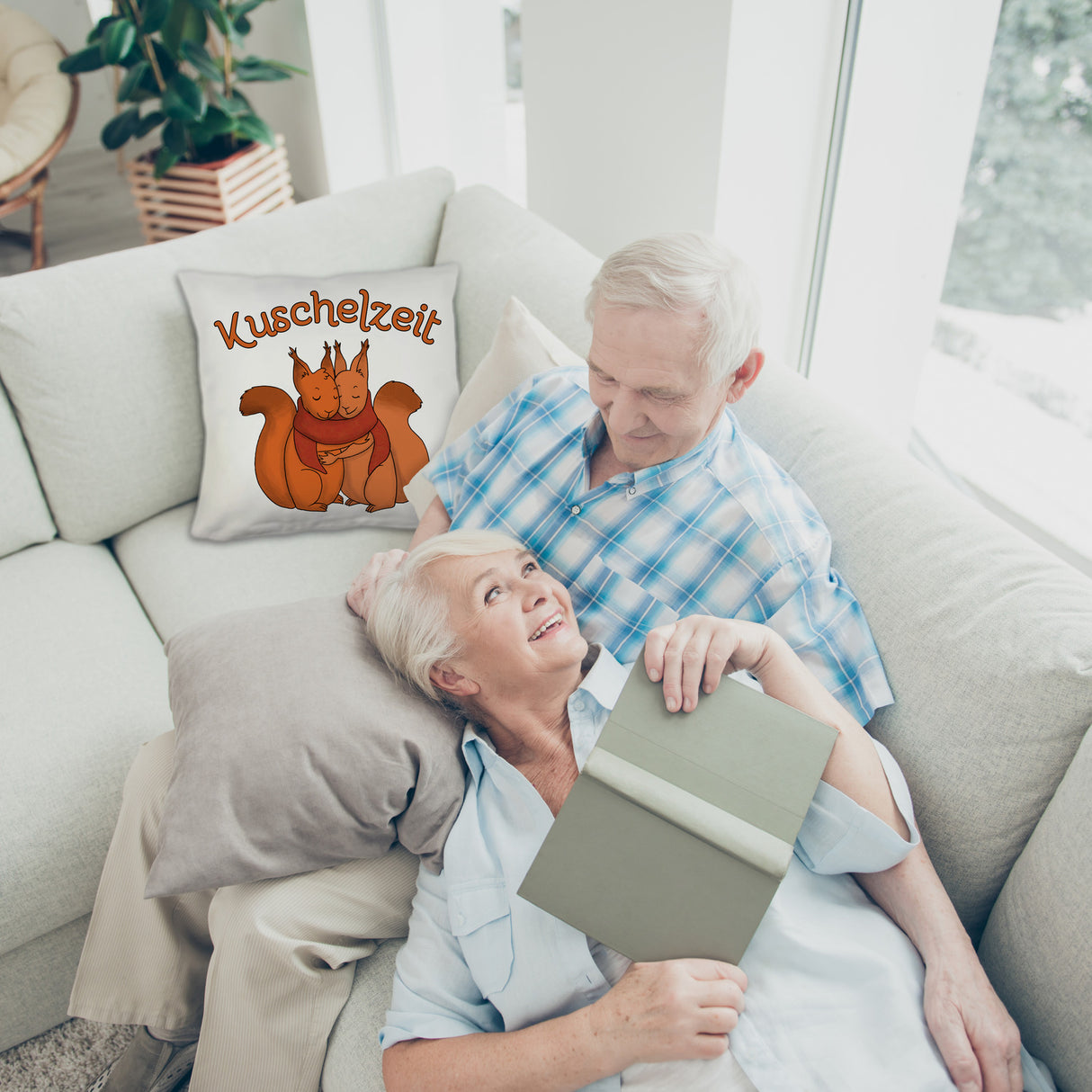 Kuschelzeit Kissen mit niedlichem Eichhörnchenpärchen