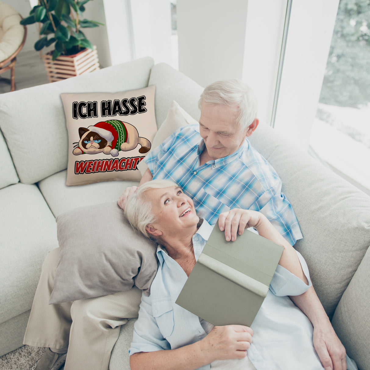 Grimmige Katze Kissen mit Spruch Ich hasse Weihnachten