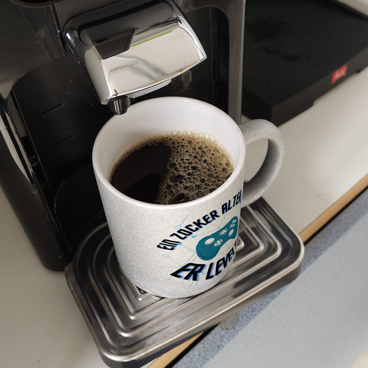 Ein Zocker altert nicht Kaffeebecher Er levelt