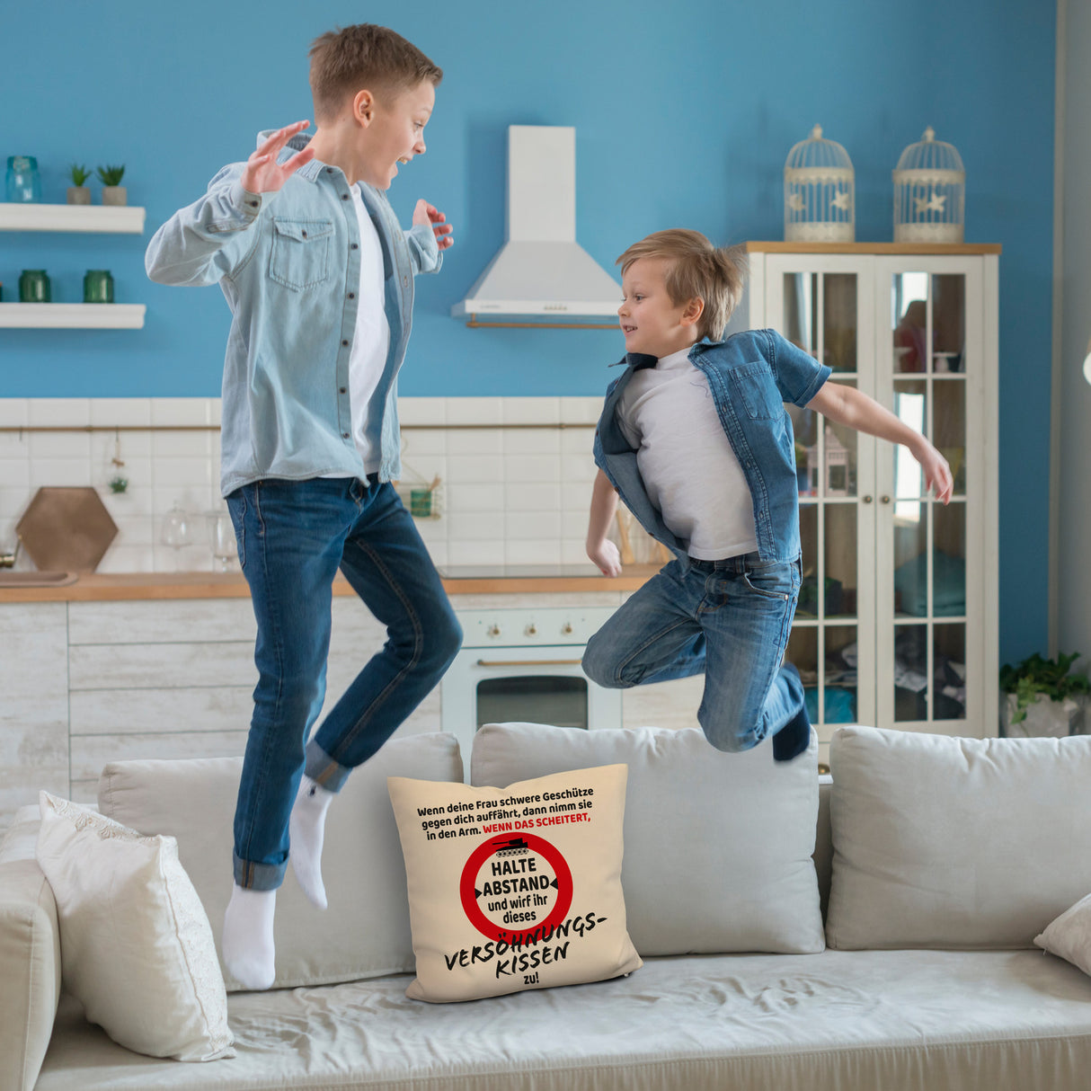 Ehe Kissen mit Warnsymbol und Spruch zum Thema Versöhnung für den Mann