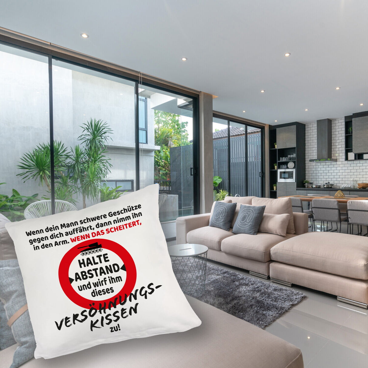 Ehe Kissen mit Warnsymbol und Spruch zum Thema Versöhnung für die Frau