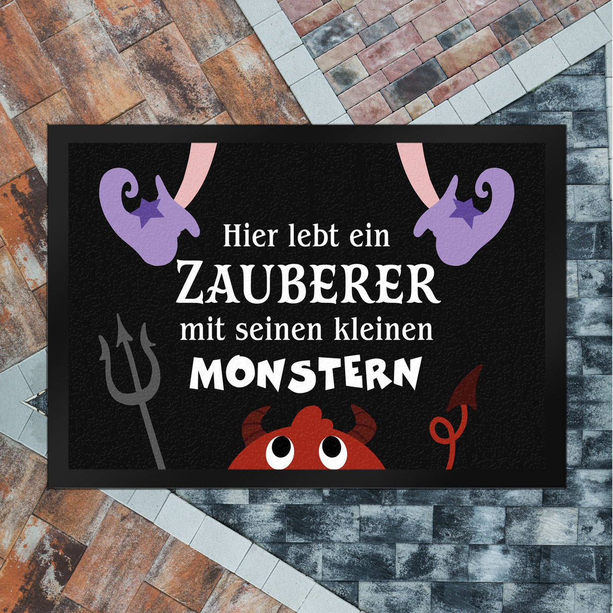 Monster Fußmatte in 35x50 cm mit Spruch Hier lebt eine Hexe