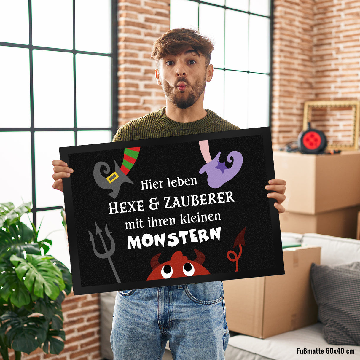 Monster Fußmatte in 35x50 cm mit Spruch Hier lebt eine Hexe