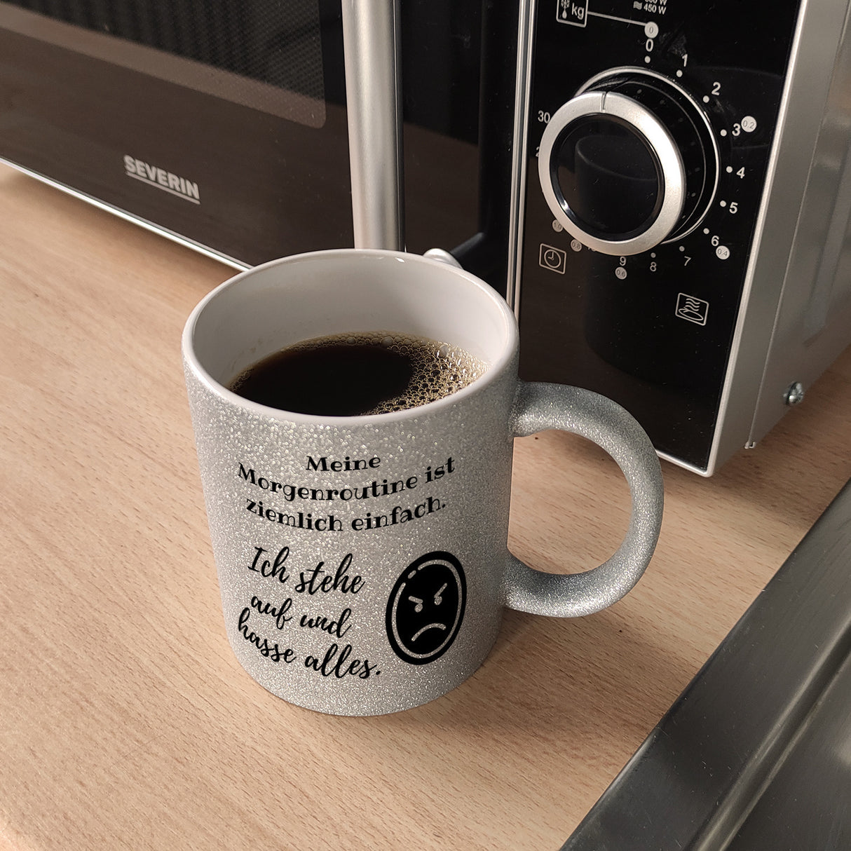 Morgenroutine Kaffeebecher mit Spruch Ich stehe auf und hasse alles