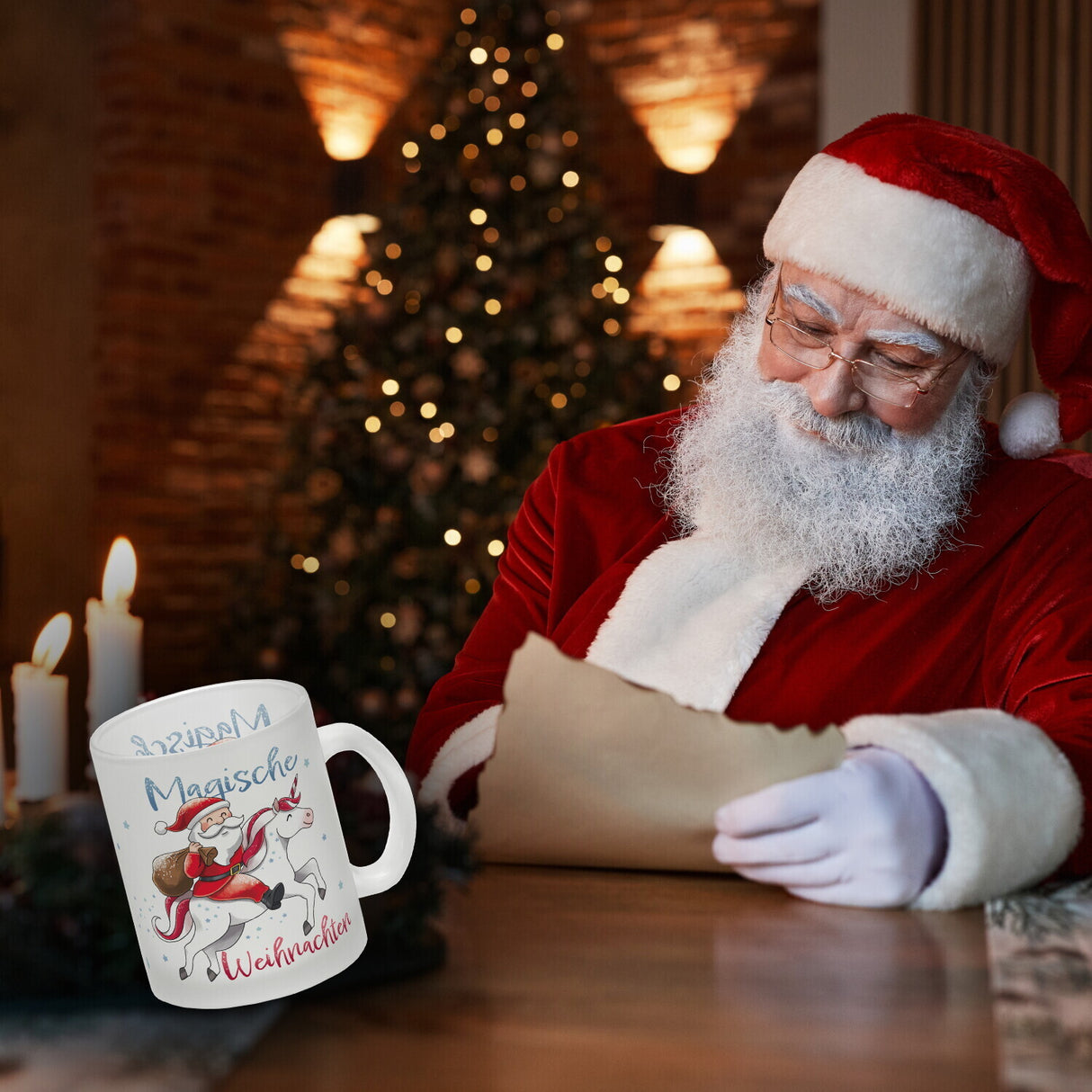 Weihnachtsmann auf Einhorn Kaffeebecher mit Spruch Magische Weihnachten
