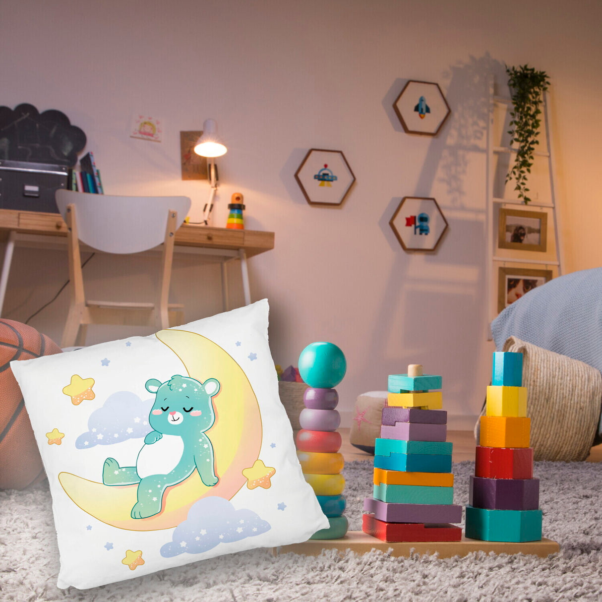 Schlafender Bär im Mond Kissen