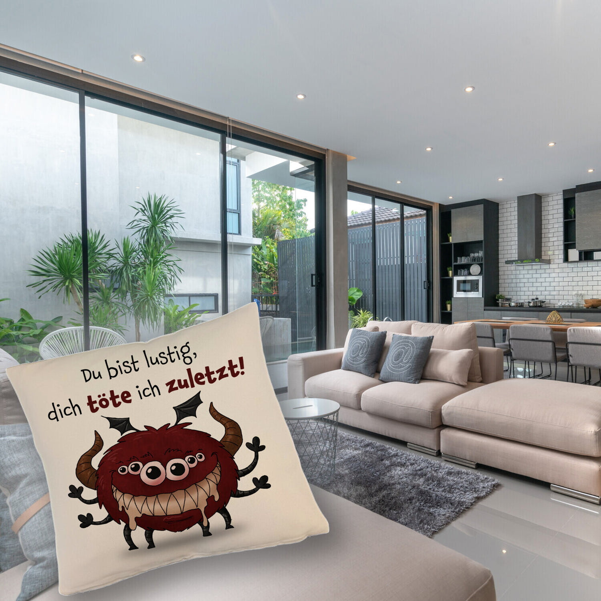 Freches Monster in dunkelrot Kissen mit lustigem Spruch