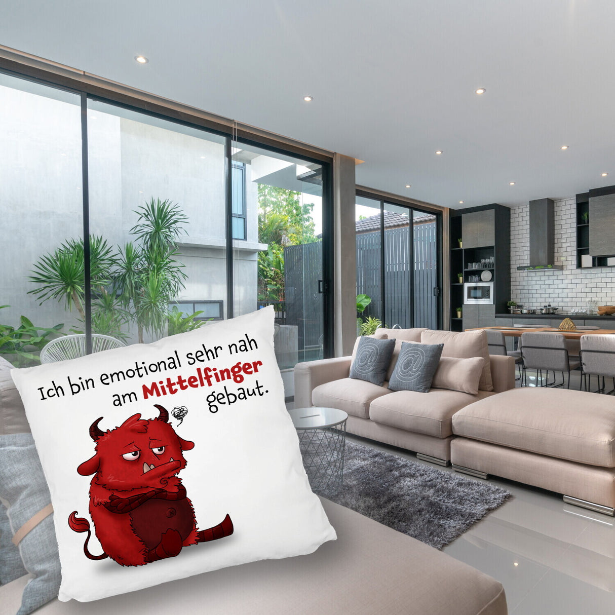 Freches Monster in dunkelrot Kissen mit lustigem Spruch