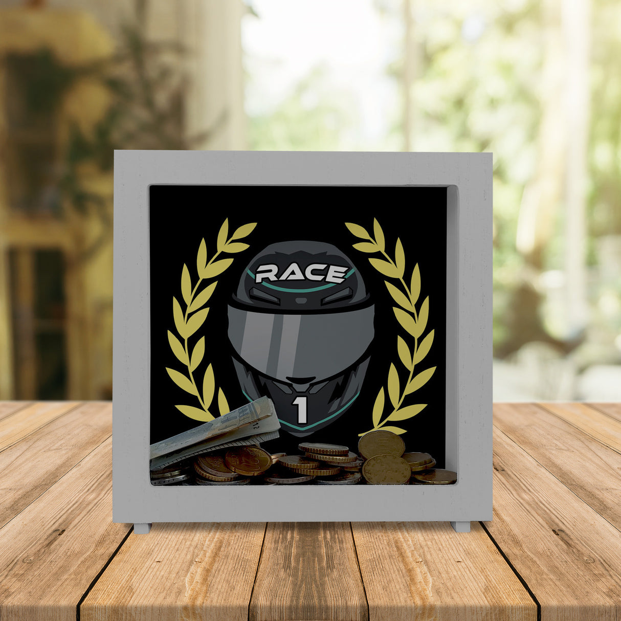 Motorsport-Helm Spardose mit Siegerkranz