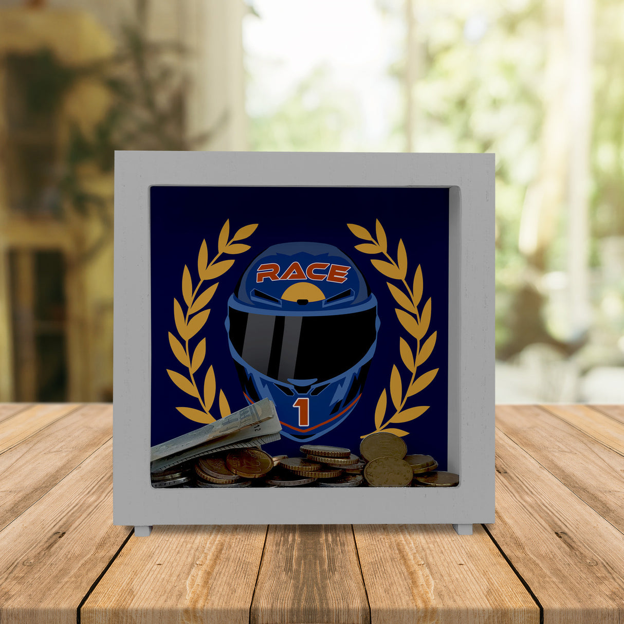 Motorsport-Helm Spardose mit Siegerkranz