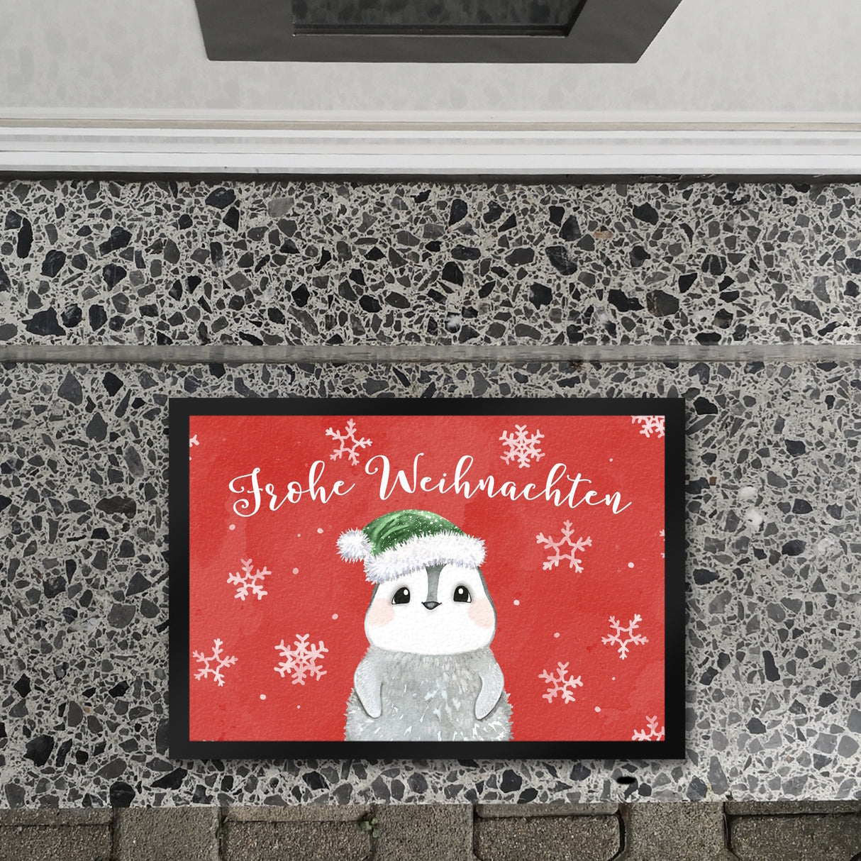 Pinguin mit Weihnachtsmütze Fußmatte in 35x50 cm und Spruch Frohe Weihnachten