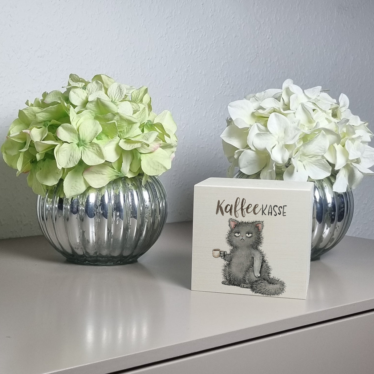 Katze mit Tasse Spardose mit Spruch Kaffeekasse