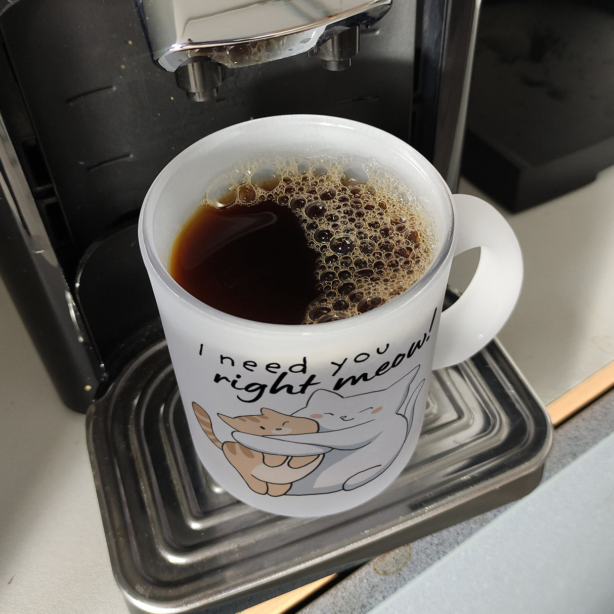 Katze Kaffeebecher mit Spruch I need you right meow